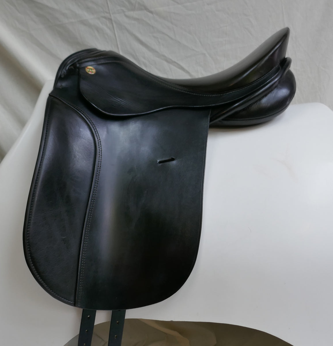 Karl Niedersuss Dressage Saddle Serial Numberl